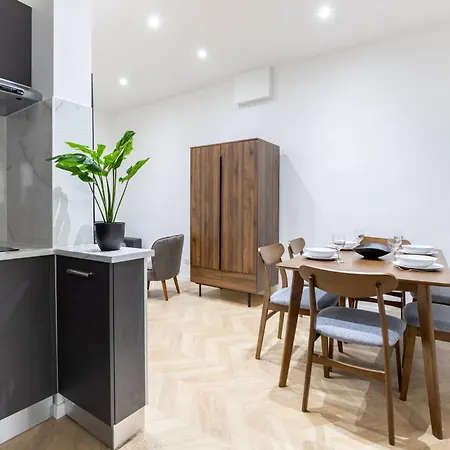 Fleurus Luxembourg Luxury 6p 2br Apartment Paris
